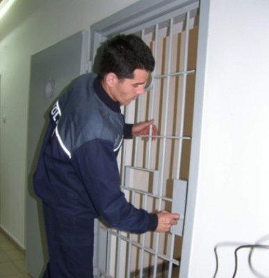 Minor arestat preventiv pentru 19 zile